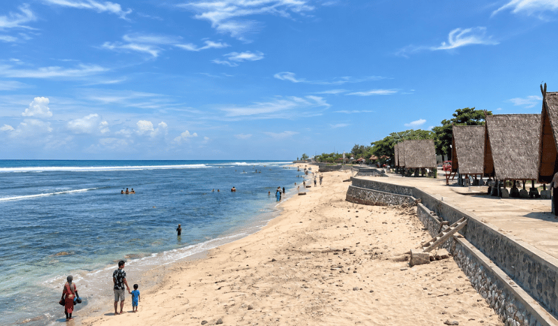 Pantai Sayang Heulang